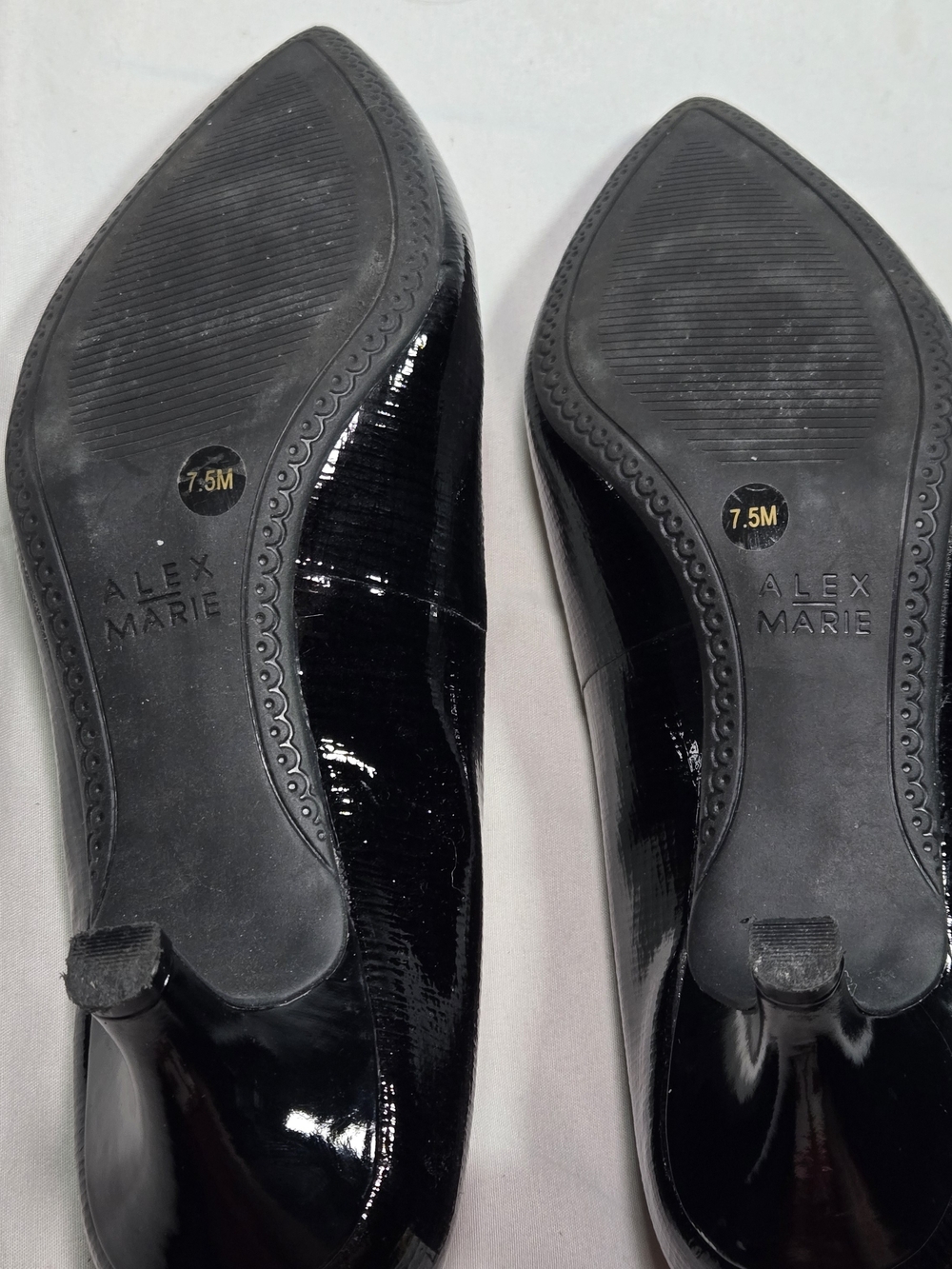 Alex Marie Womens 7.5 Black Patent Leather Kitten Heels Lizard Embossed - Picture 9 of 11